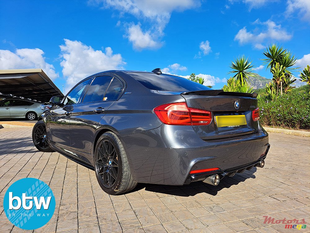 2017' BMW 330 photo #3