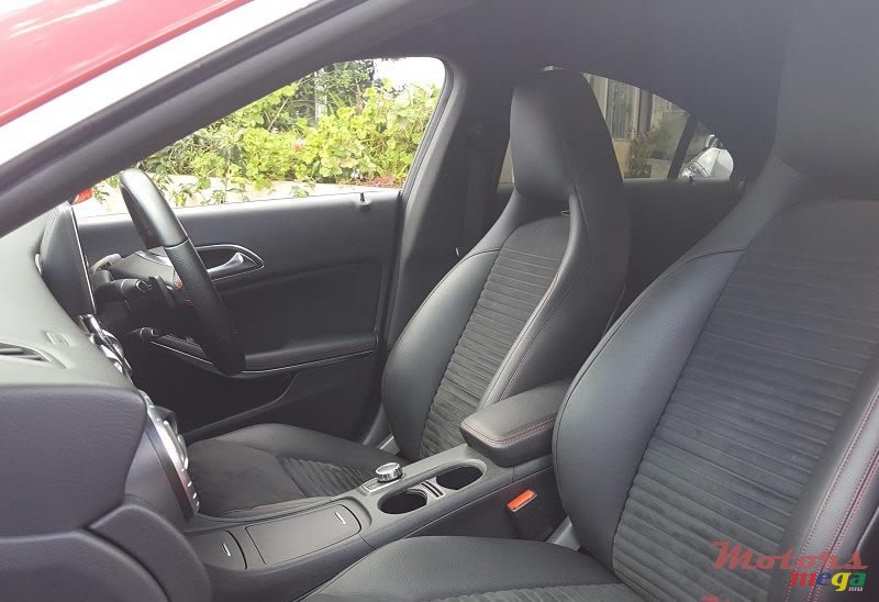 2013' Mercedes-Benz CLA 180 AMG SPORT photo #5