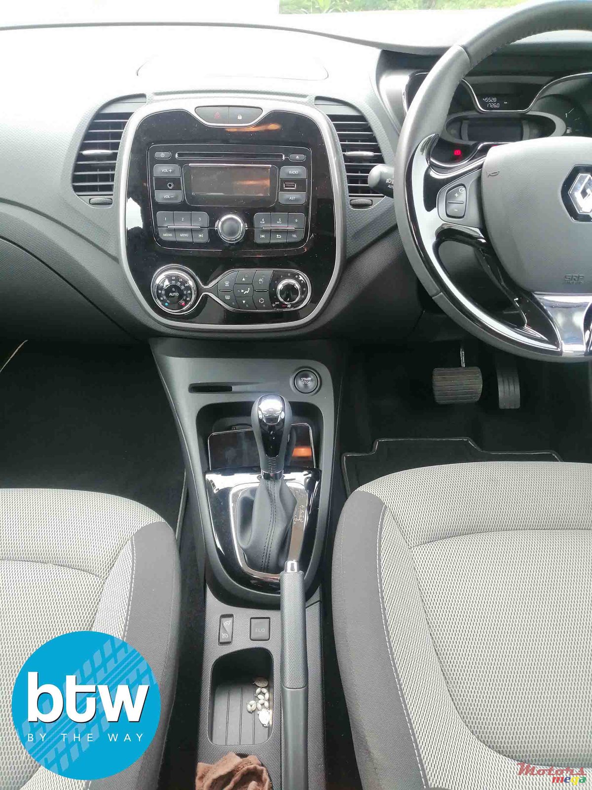 2015' Renault Captur 1.2 Turbo Automatic photo #6