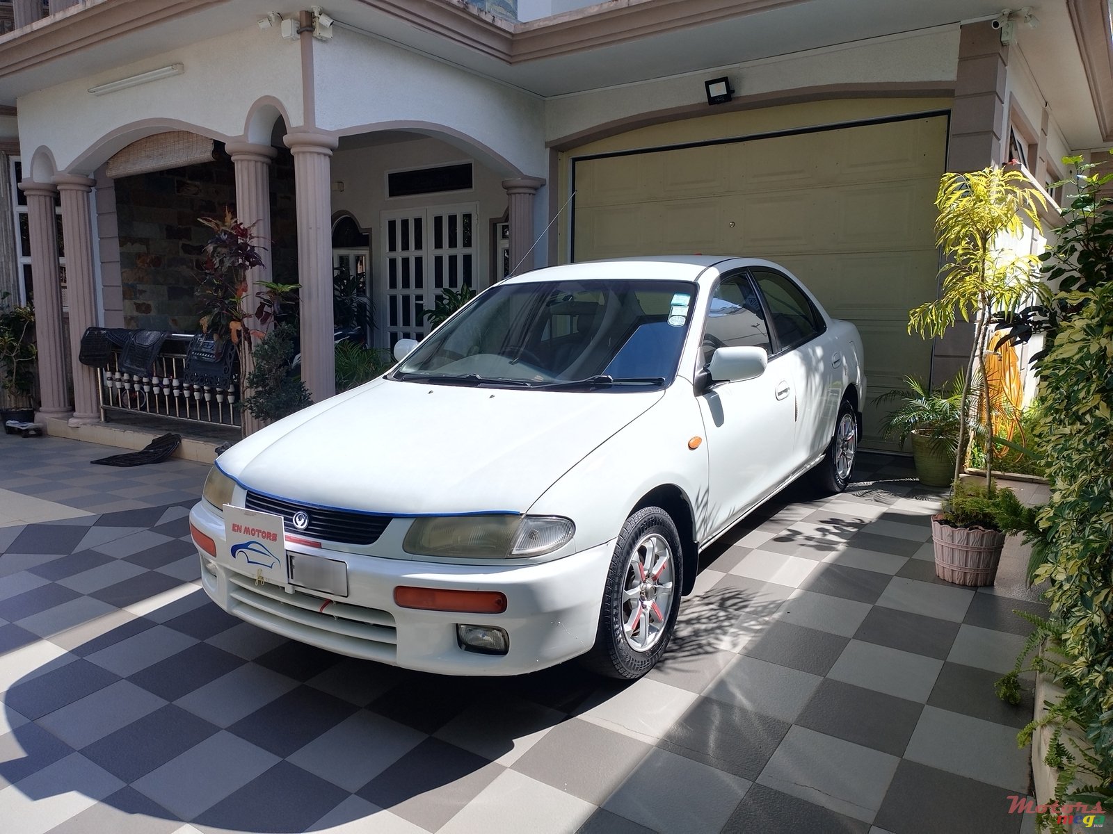 1999' Mazda Familia photo #1