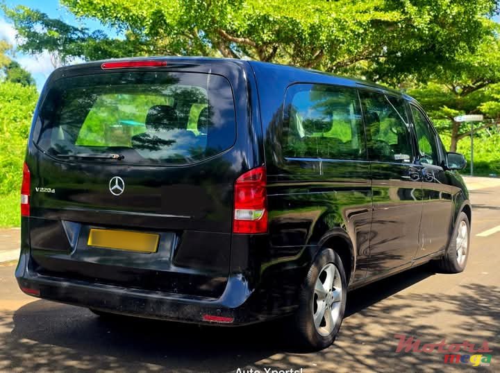 2017' Mercedes-Benz V 220 photo #2