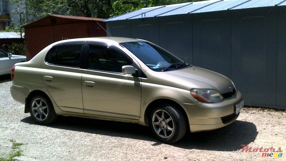 1999' Toyota photo #1