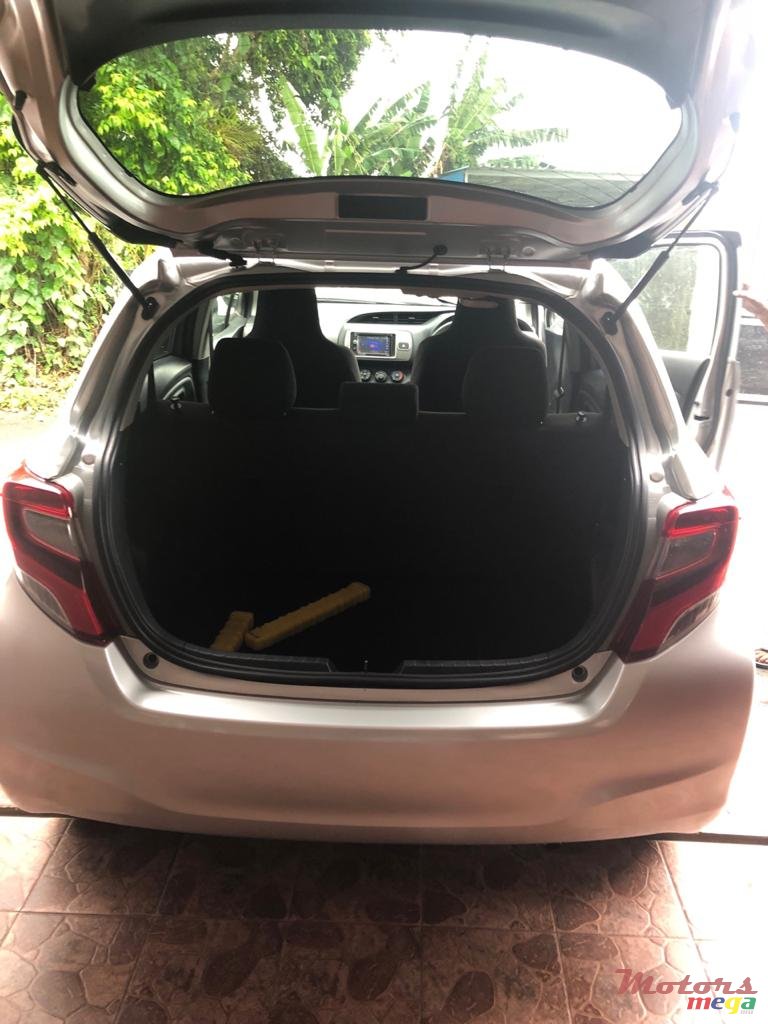 2014' Toyota Vitz photo #7