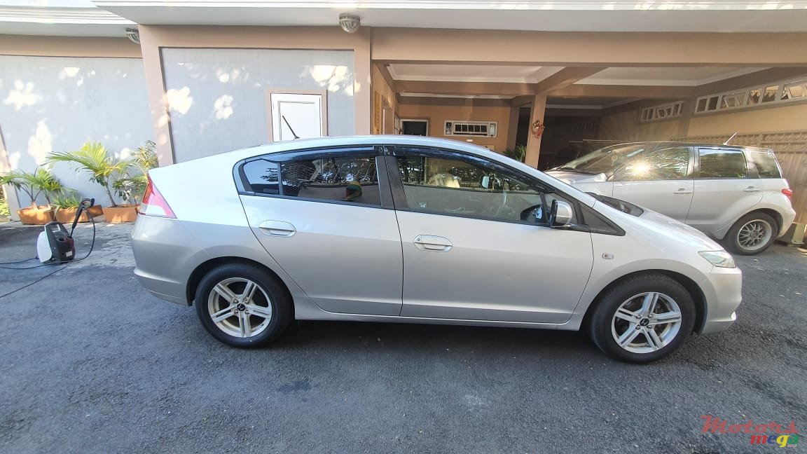 2011' Honda Insight hybrid photo #3