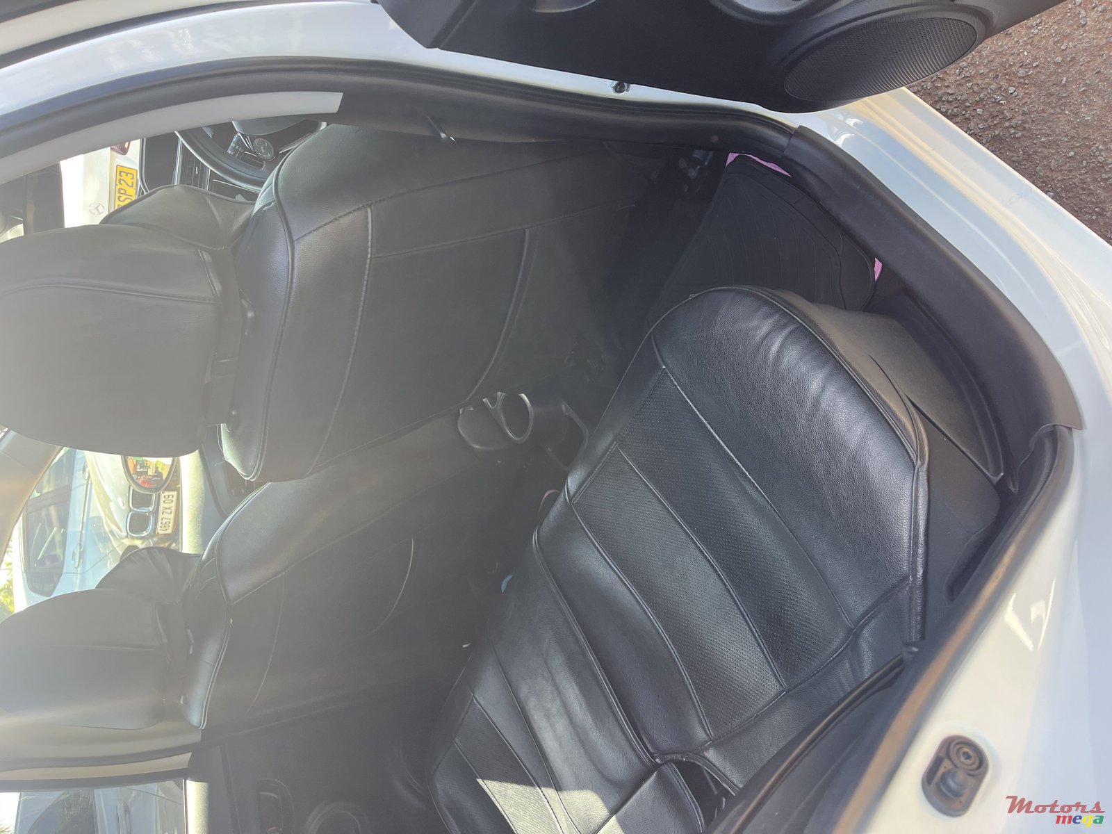 2018' Toyota Aqua Hatchback photo #4