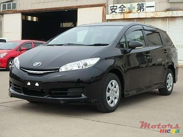 2013' Toyota Wish photo #2