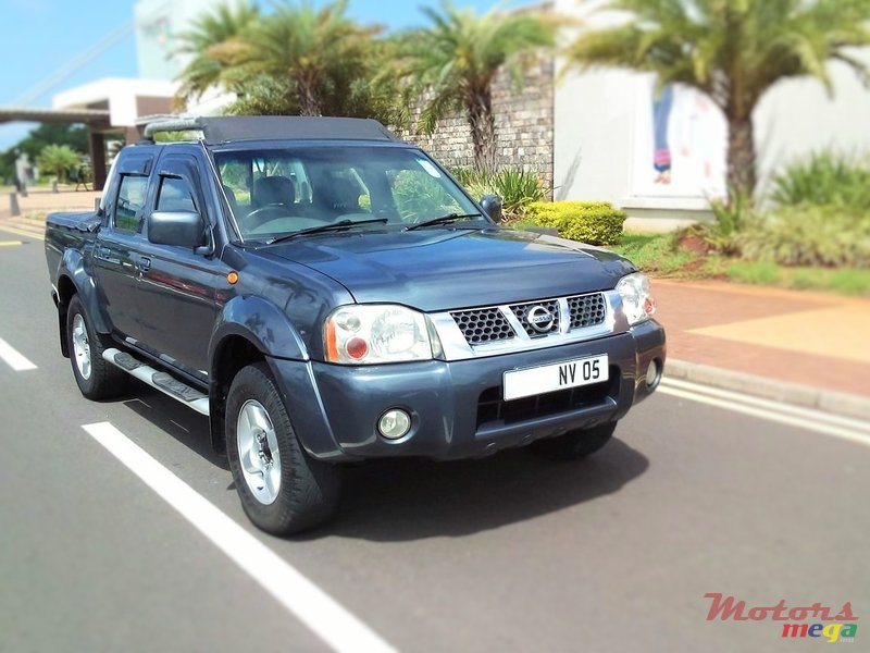 2005' Nissan Hardbody Predator 3.0 photo #1