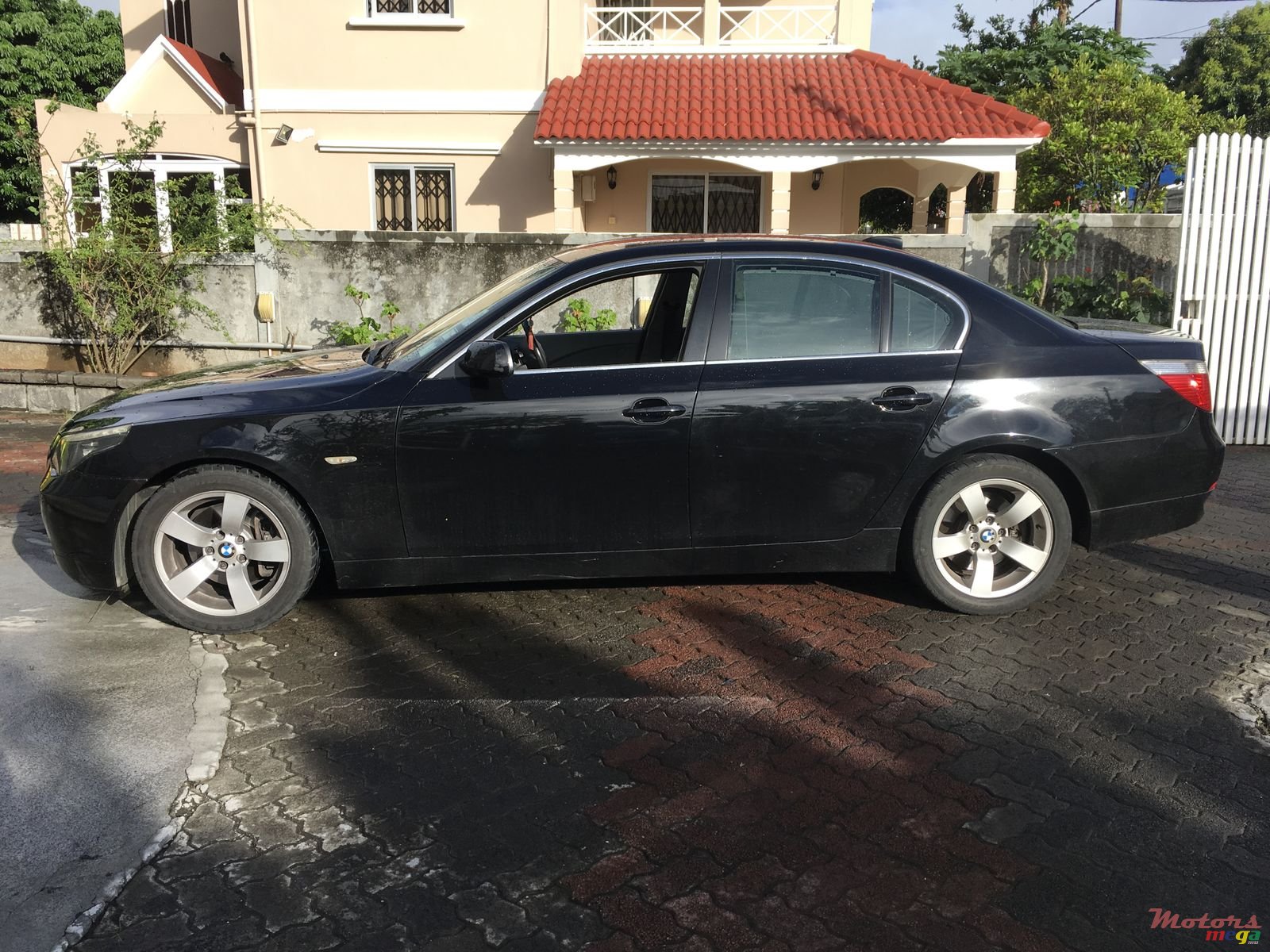 2005' BMW 5 Series photo #1