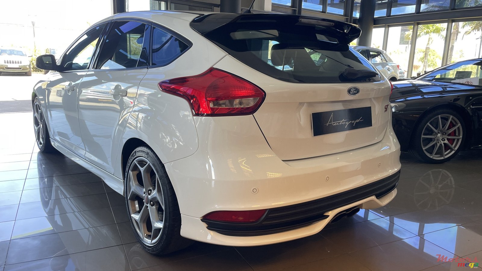 2017' Ford Focus ST photo #6