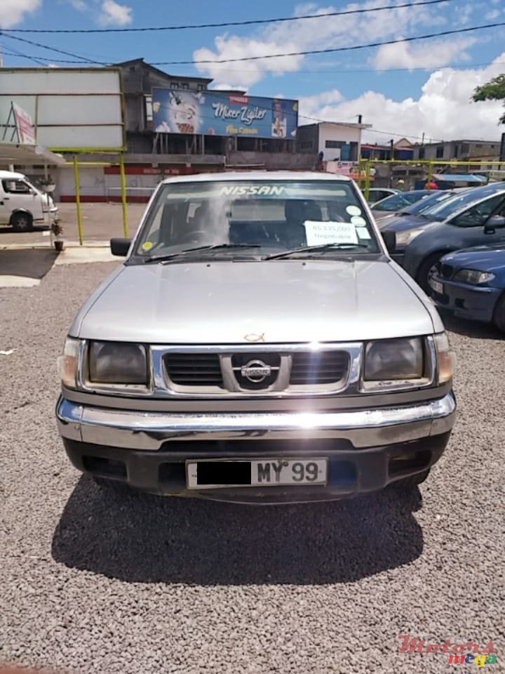 1999' Nissan Navara 4X2 photo #3