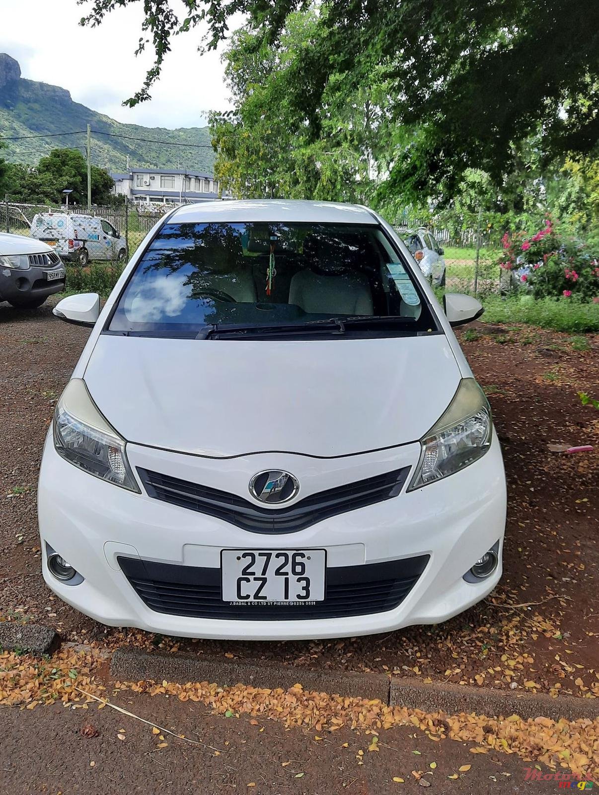 2013' Toyota Vitz photo #1