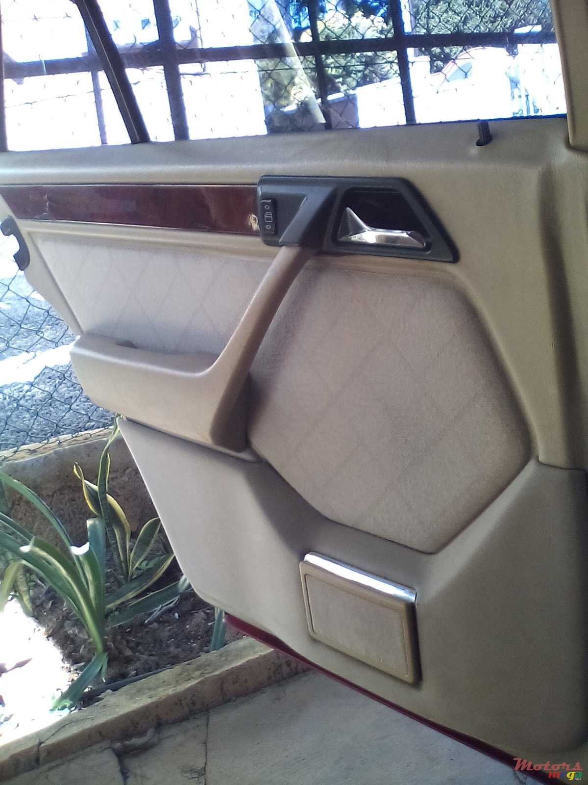 1995' Mercedes-Benz 220E photo #5