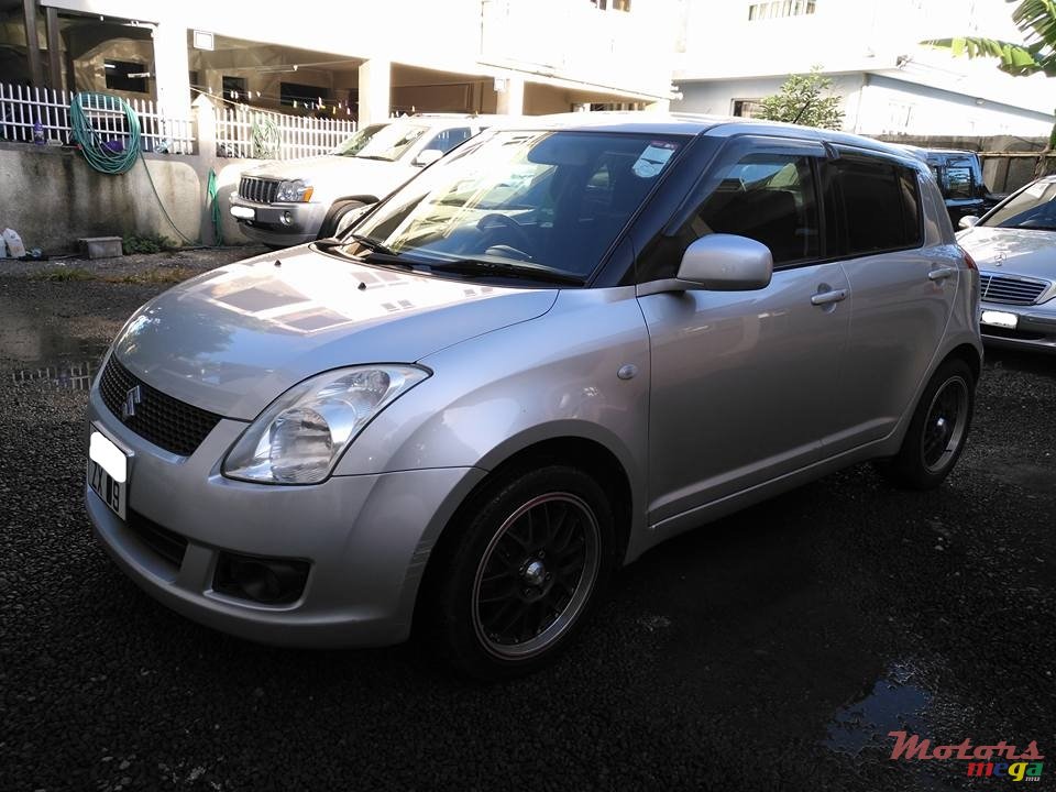2009' Suzuki Swift photo #4