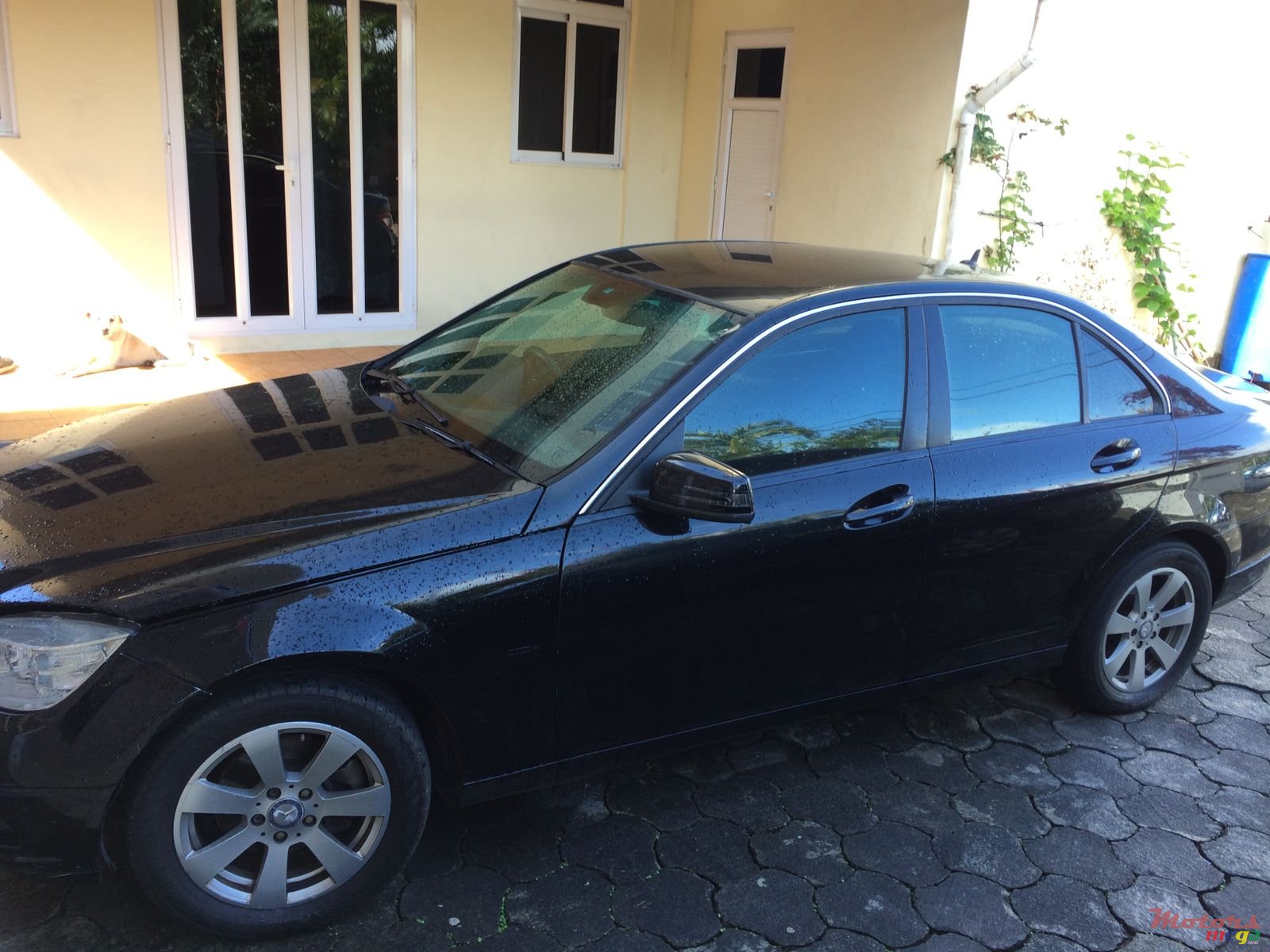2011' Mercedes-Benz C-Class photo #1