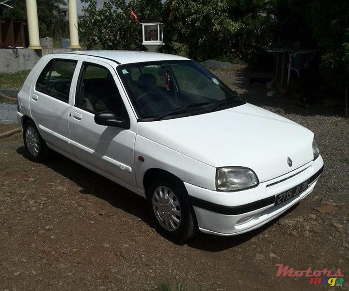 1998' Renault Clio photo #1