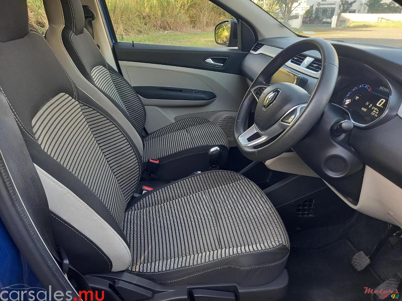 2023' Renault Triber 7 Seater 1.0 photo #6