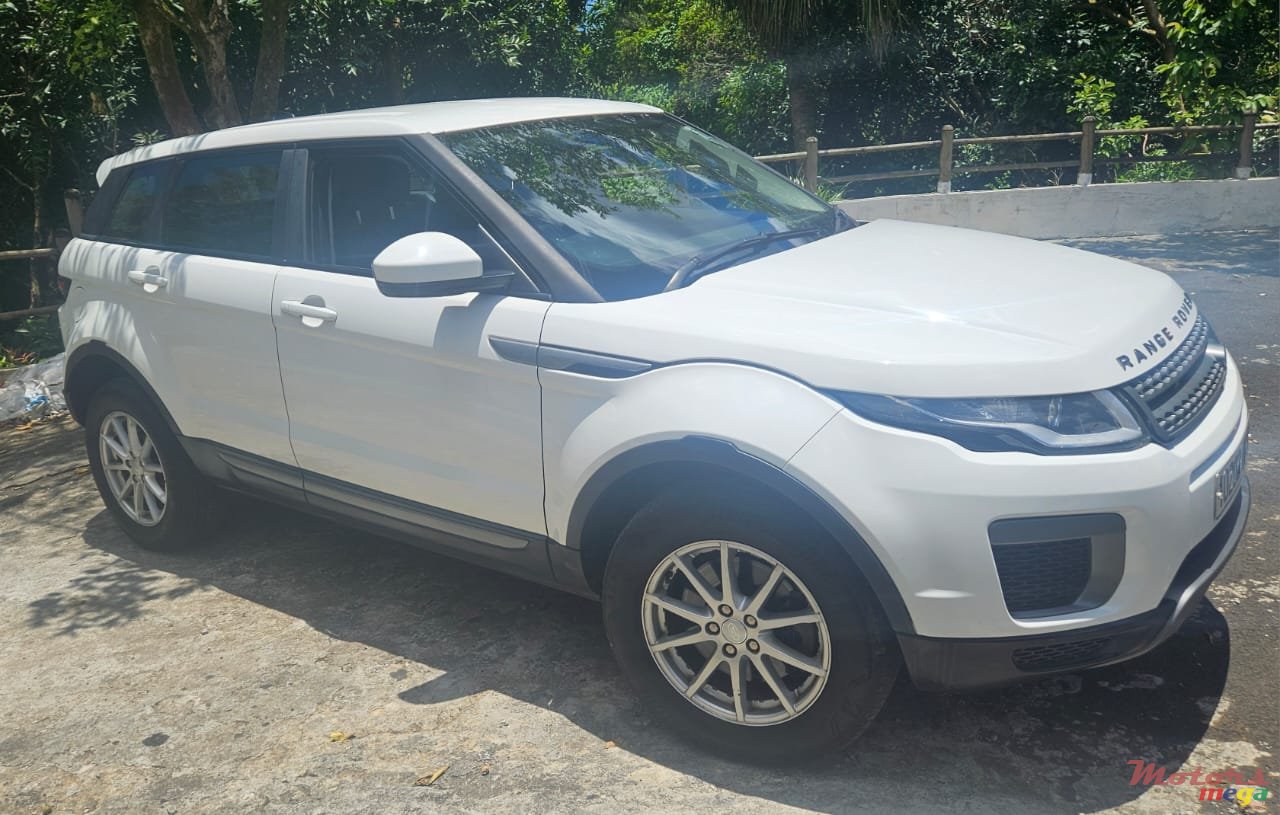 2017' Land Rover Range Rover Evoque photo #4