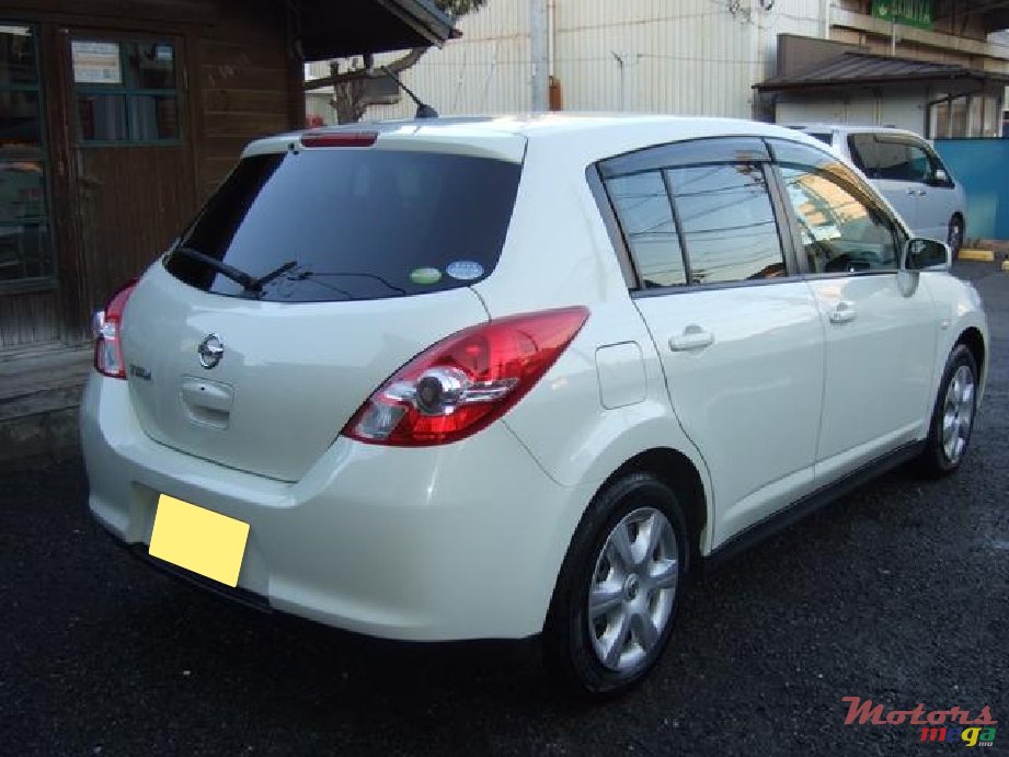 2008' Nissan Tiida photo #2