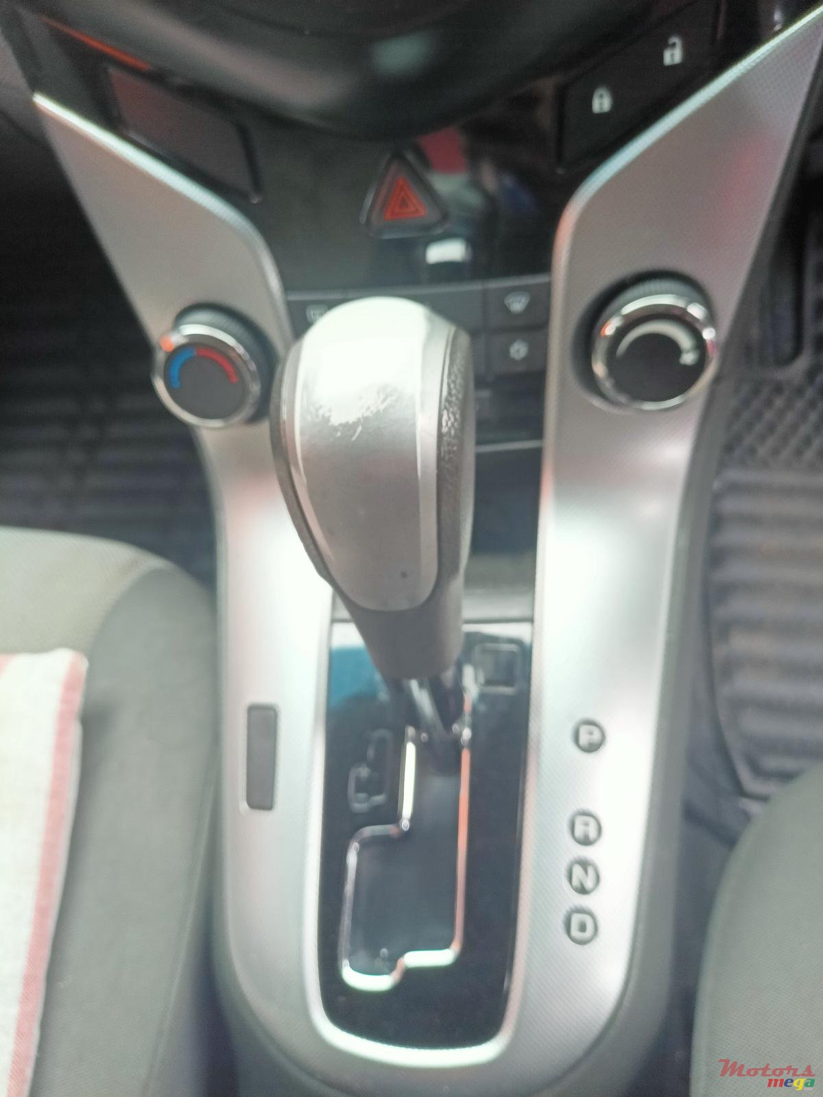 2010' Chevrolet Cruze photo #1