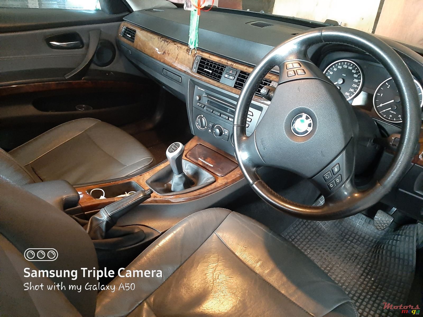 2005' BMW 320 Bmw 320i E90 photo #2