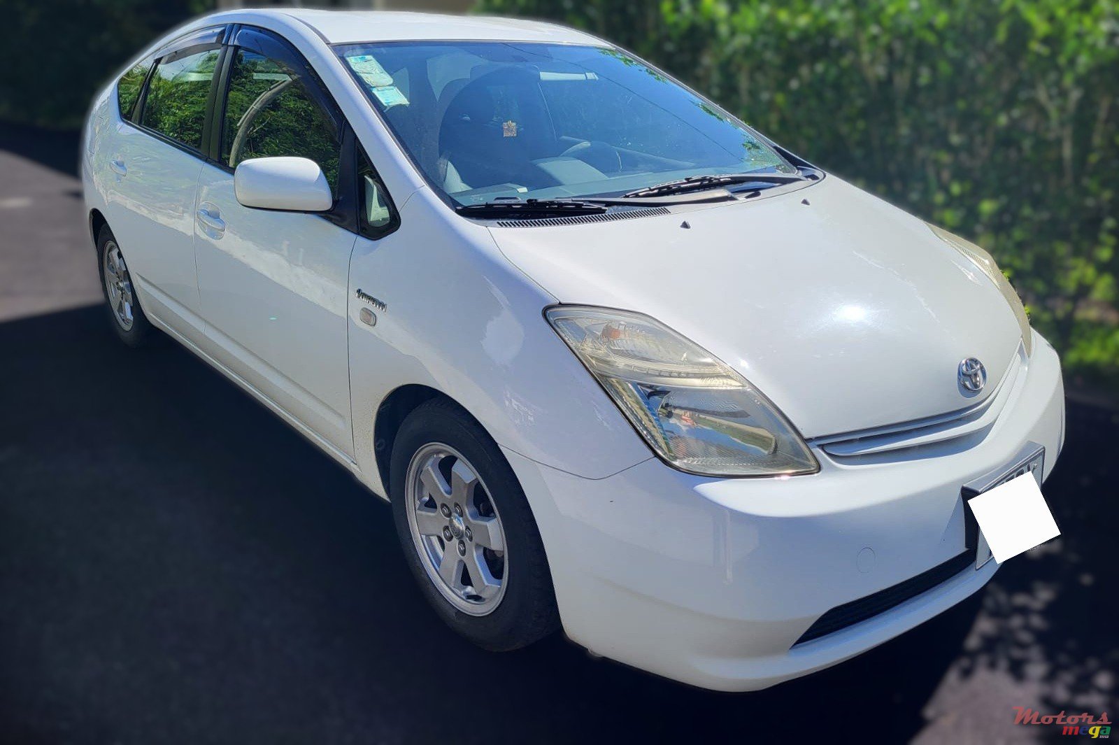 2011' Toyota Prius photo #1