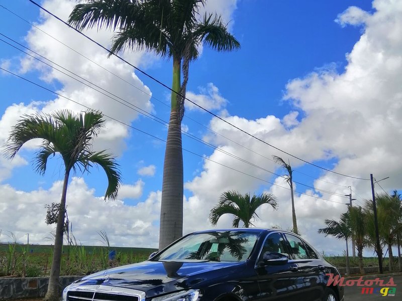 2014' Mercedes-Benz C-Class C180 photo #2