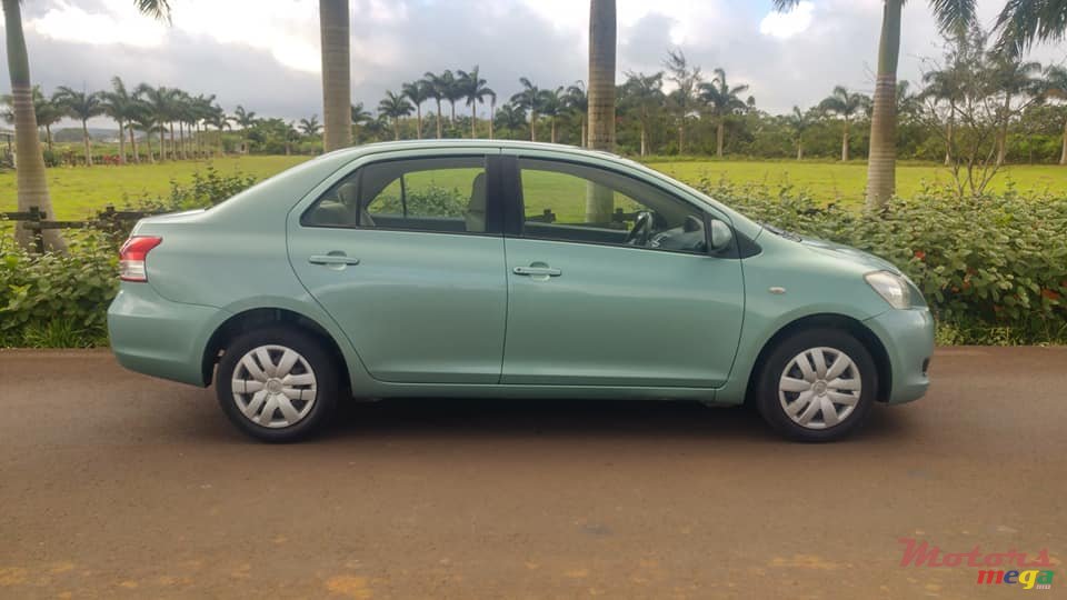 2008' Toyota Belta photo #3