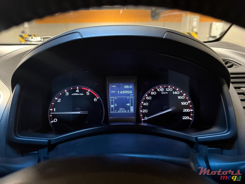 2015' Isuzu photo #1