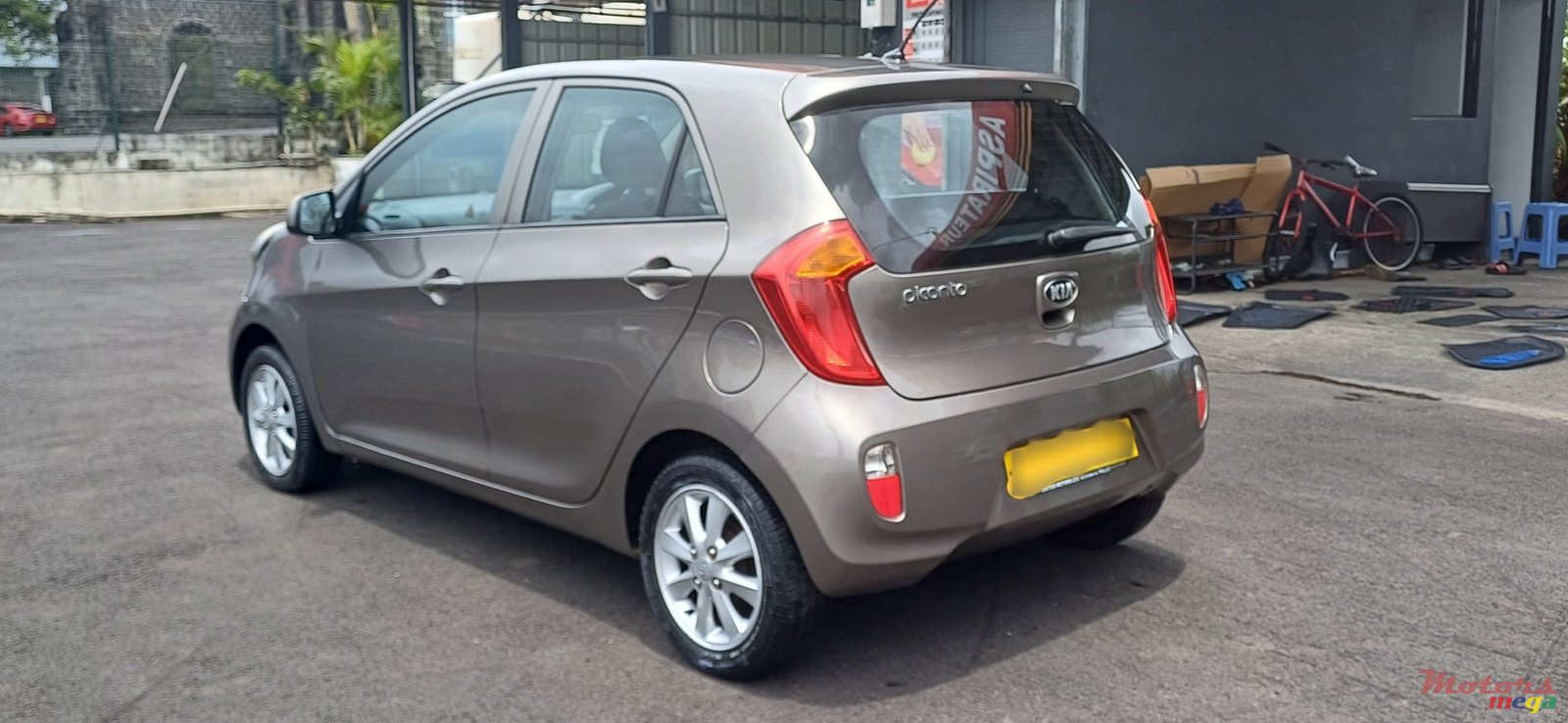 2013' Kia Picanto photo #3