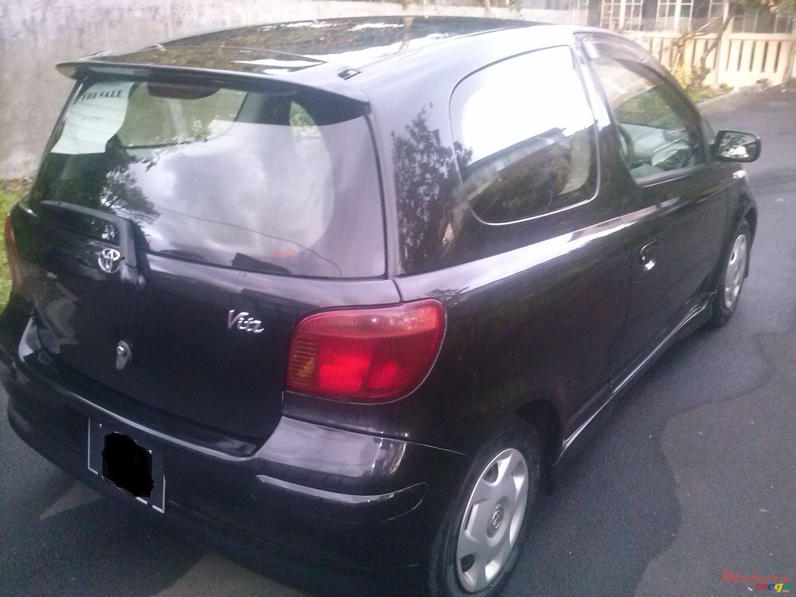 2002' Toyota Vitz photo #2