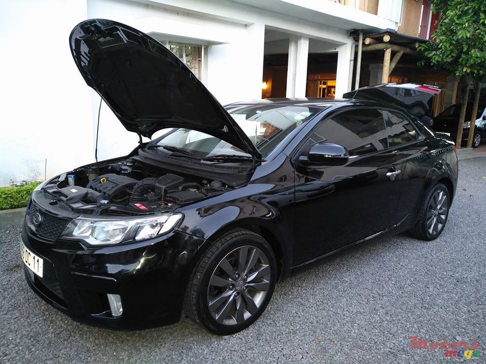 2011' Kia Cerato Coupe photo #7