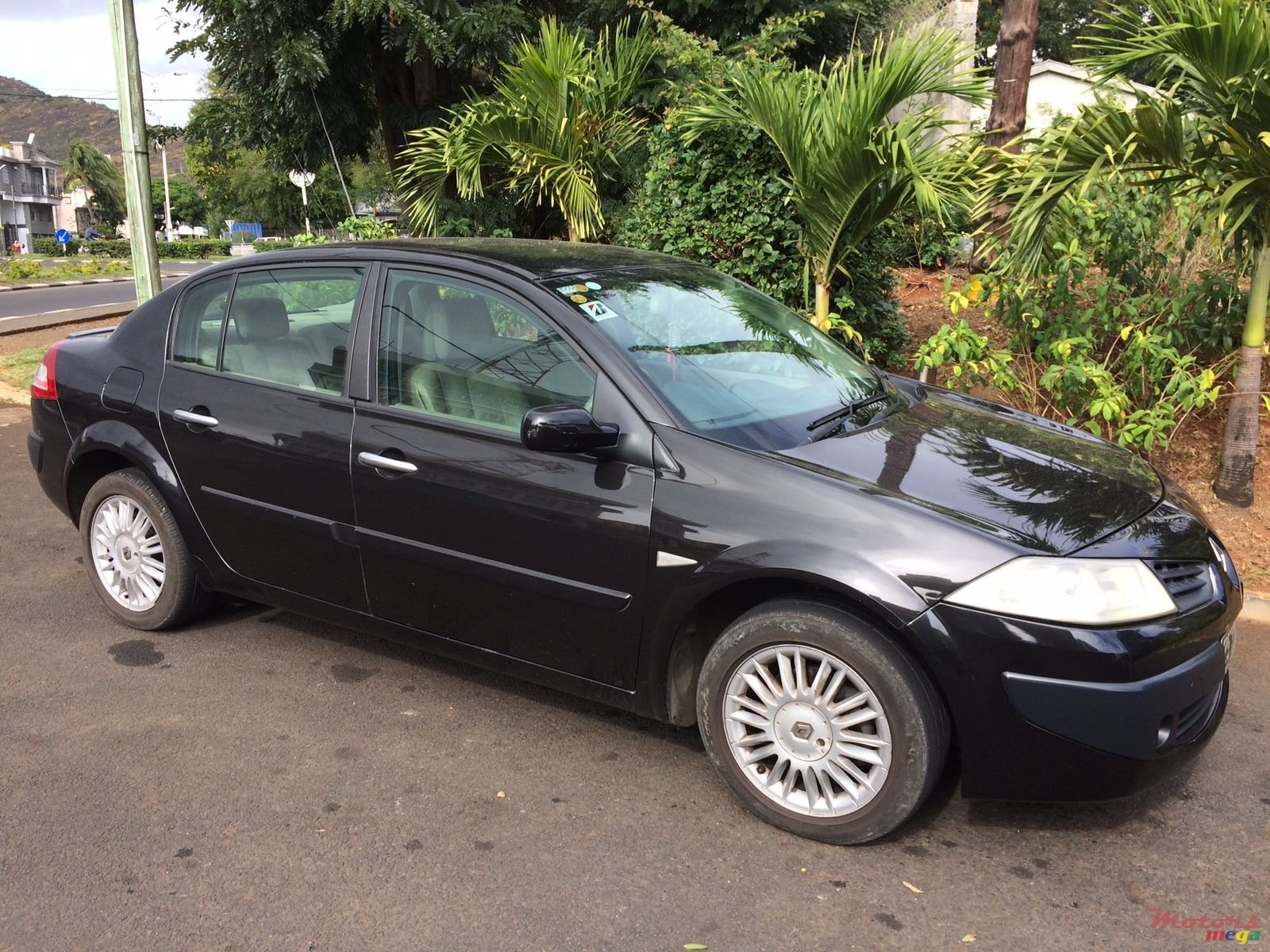 2007' Renault Megane 2 photo #2
