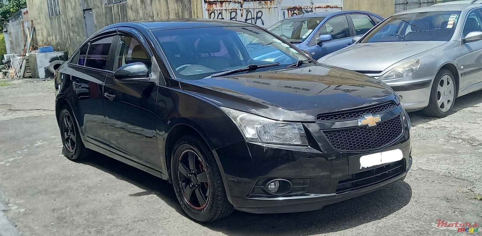 2010' Chevrolet Cruze LT photo #1