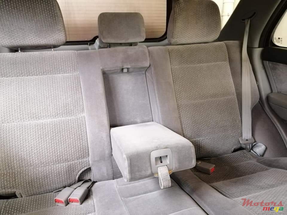 2004' Kia Sorento photo #5