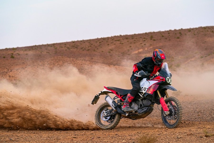 Ducati DesertX Rally : Ducati ajoute un trail encore plus aventurier au catalogue
