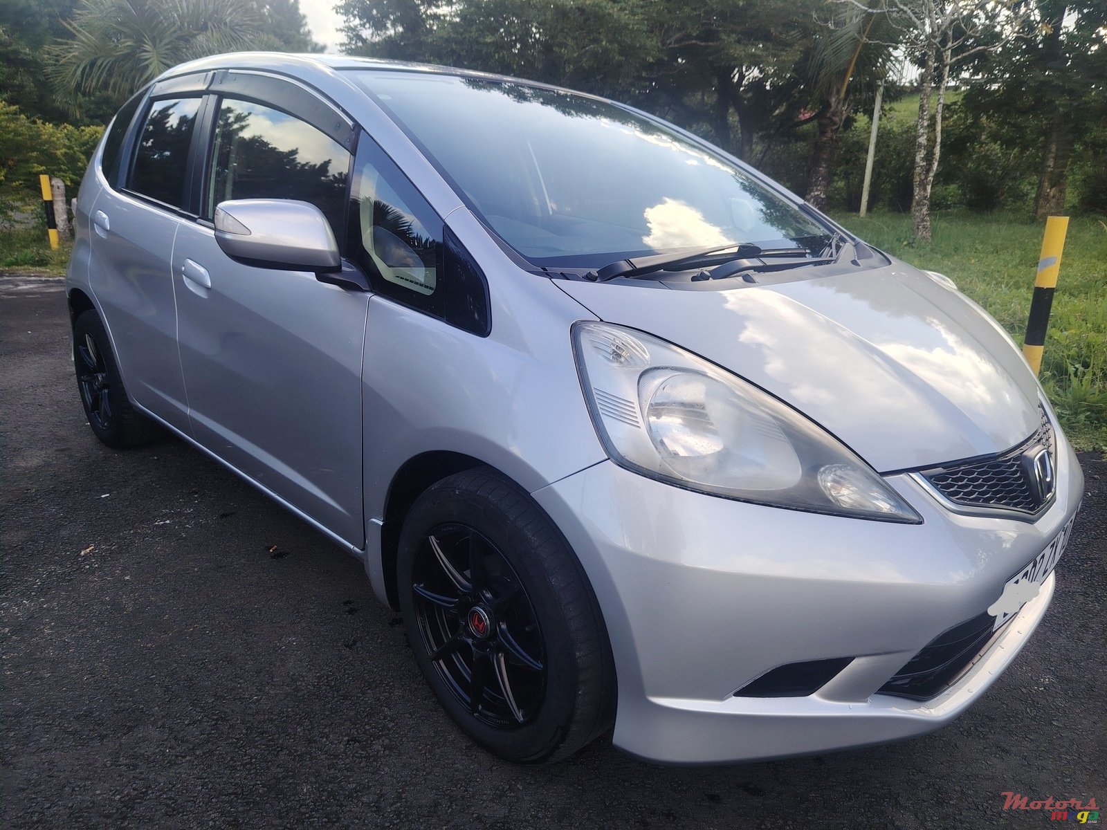 2010' Honda Fit 1330cc auto photo #1