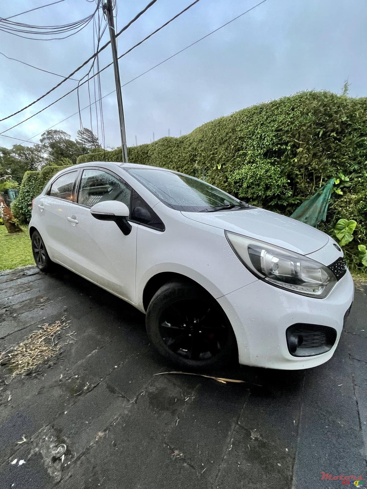 2012' Kia Rio5 photo #3