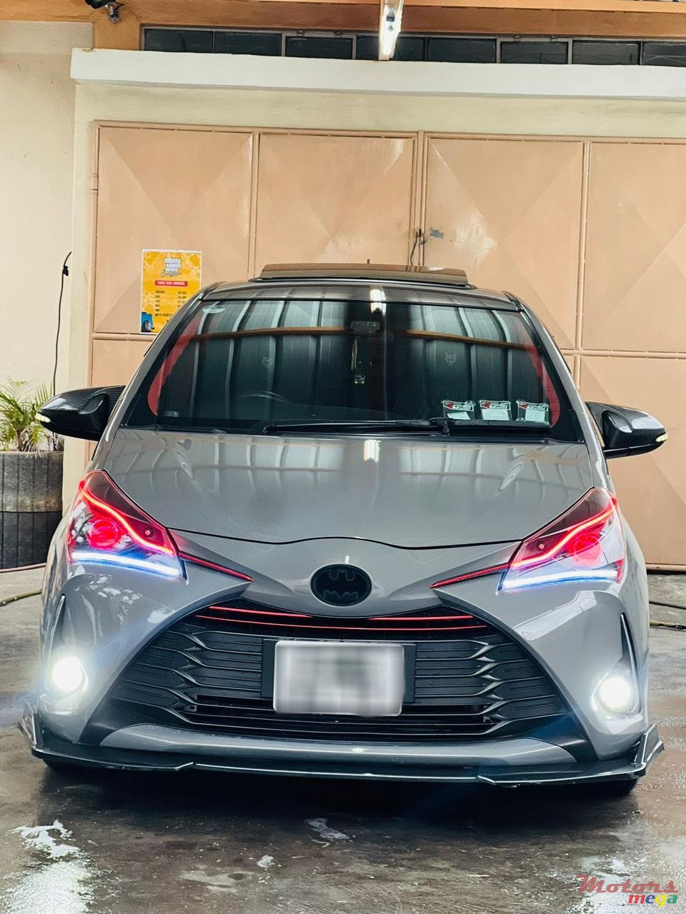 2017' Toyota Vitz photo #1