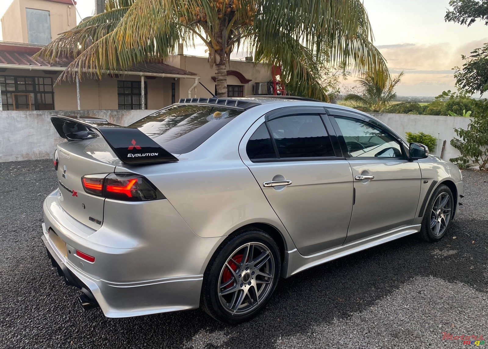 2017' Mitsubishi Lancer Ex photo #5