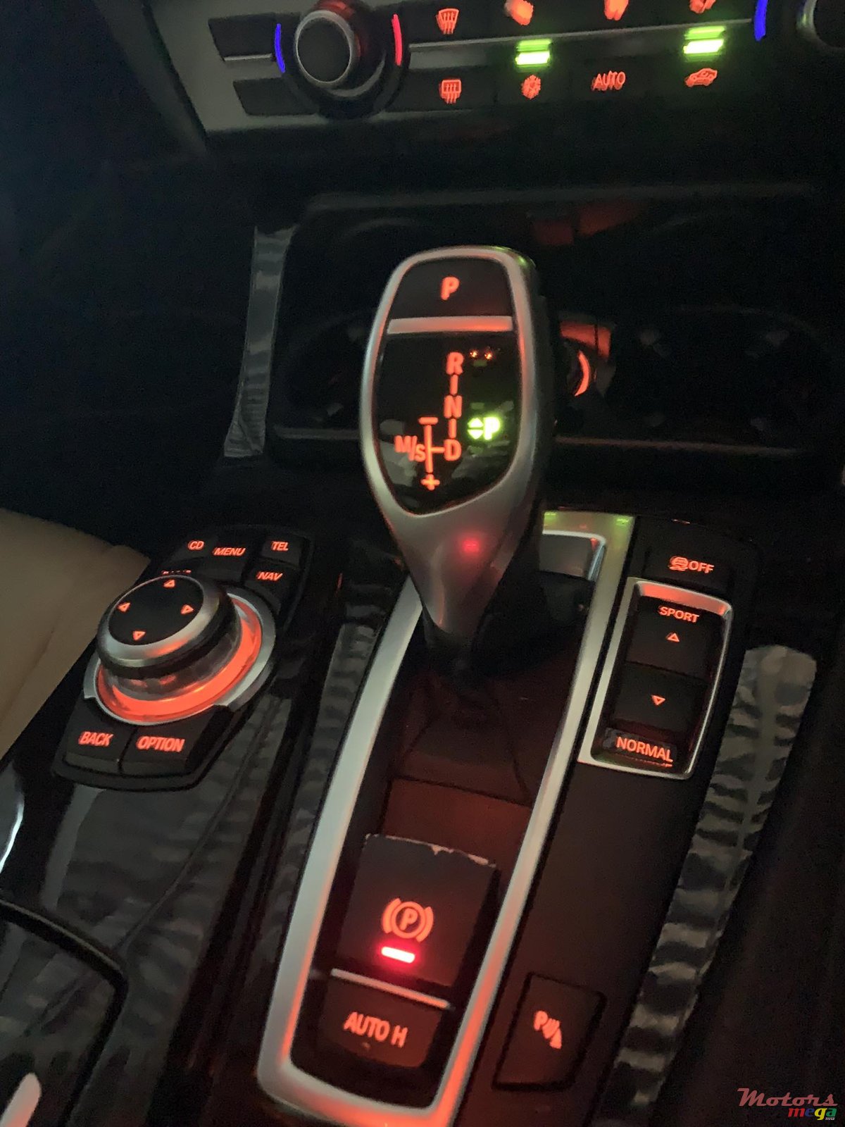 2011' BMW 523 photo #6