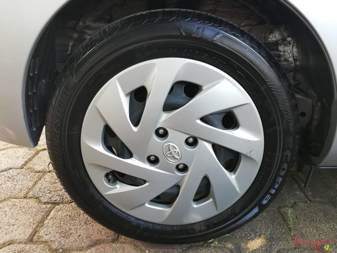 2016' Toyota Aqua photo #5