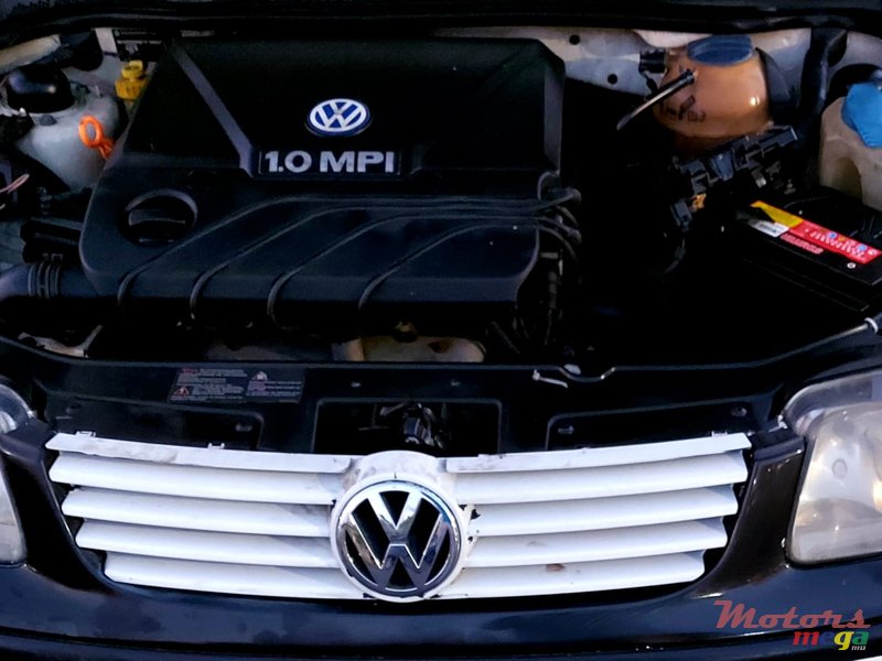 2001' Volkswagen Polo photo #6