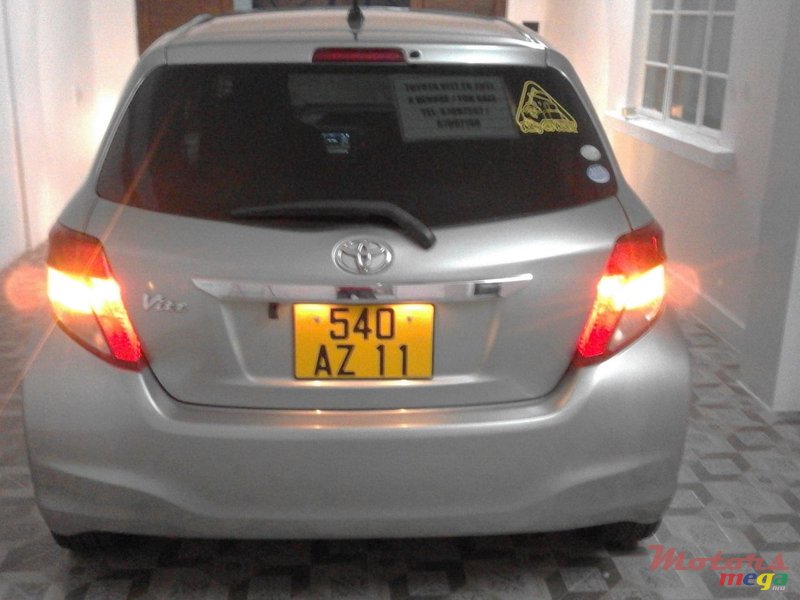 2011' Toyota Vitz photo #4