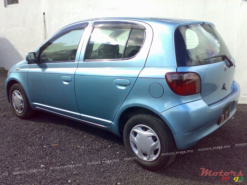 2001' Toyota vitz photo #2