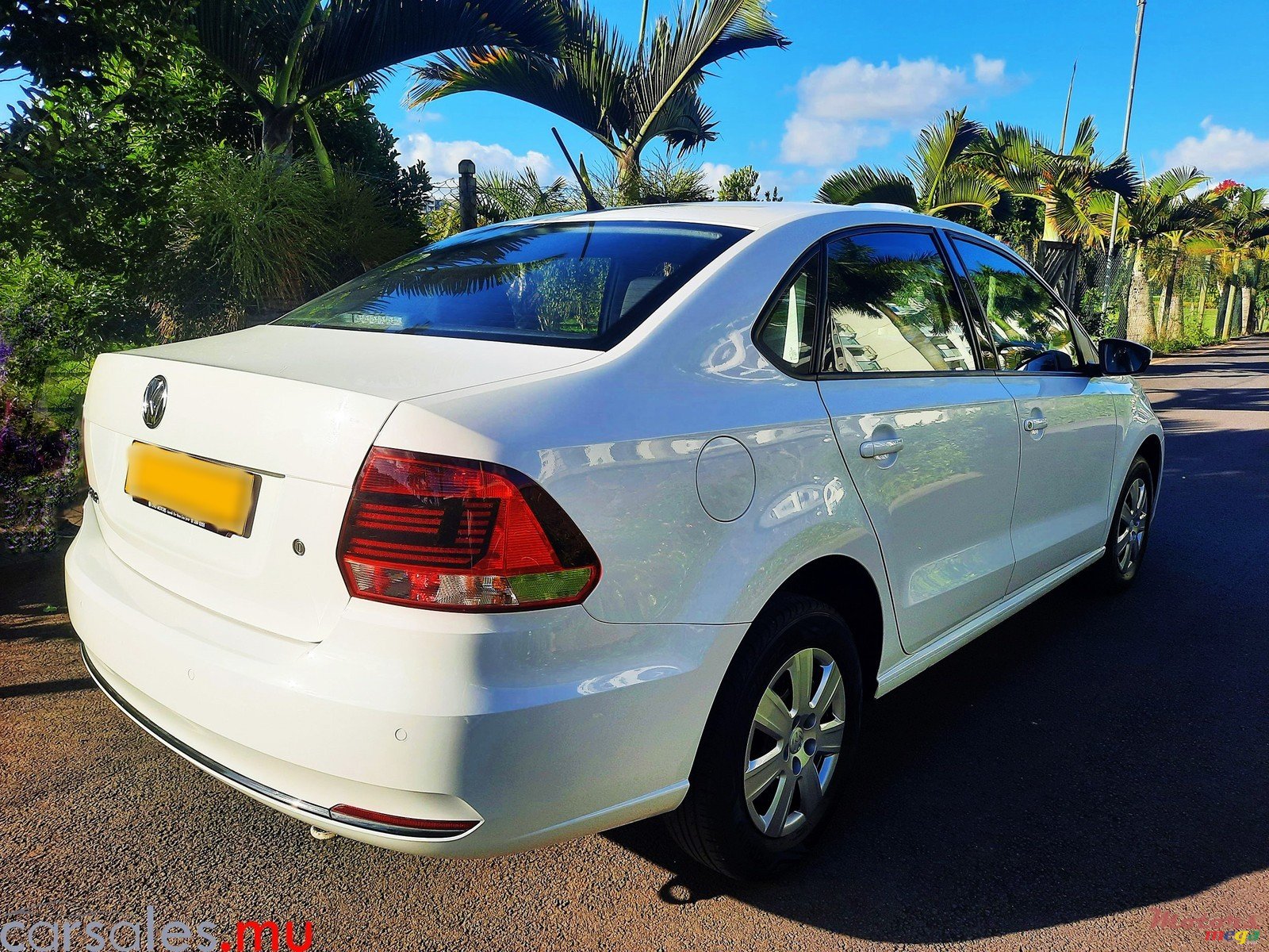 2017' Volkswagen Polo 1.4 Sedan photo #4