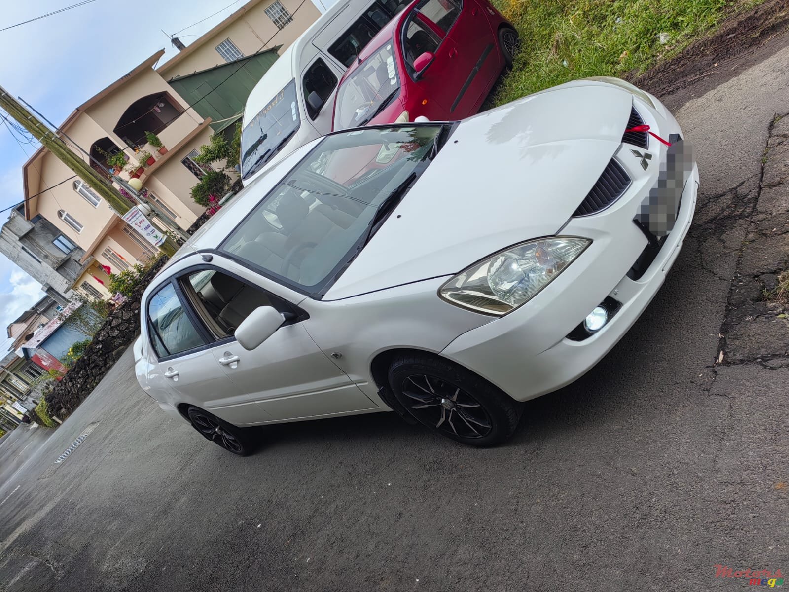 2005' Mitsubishi Lancer photo #1