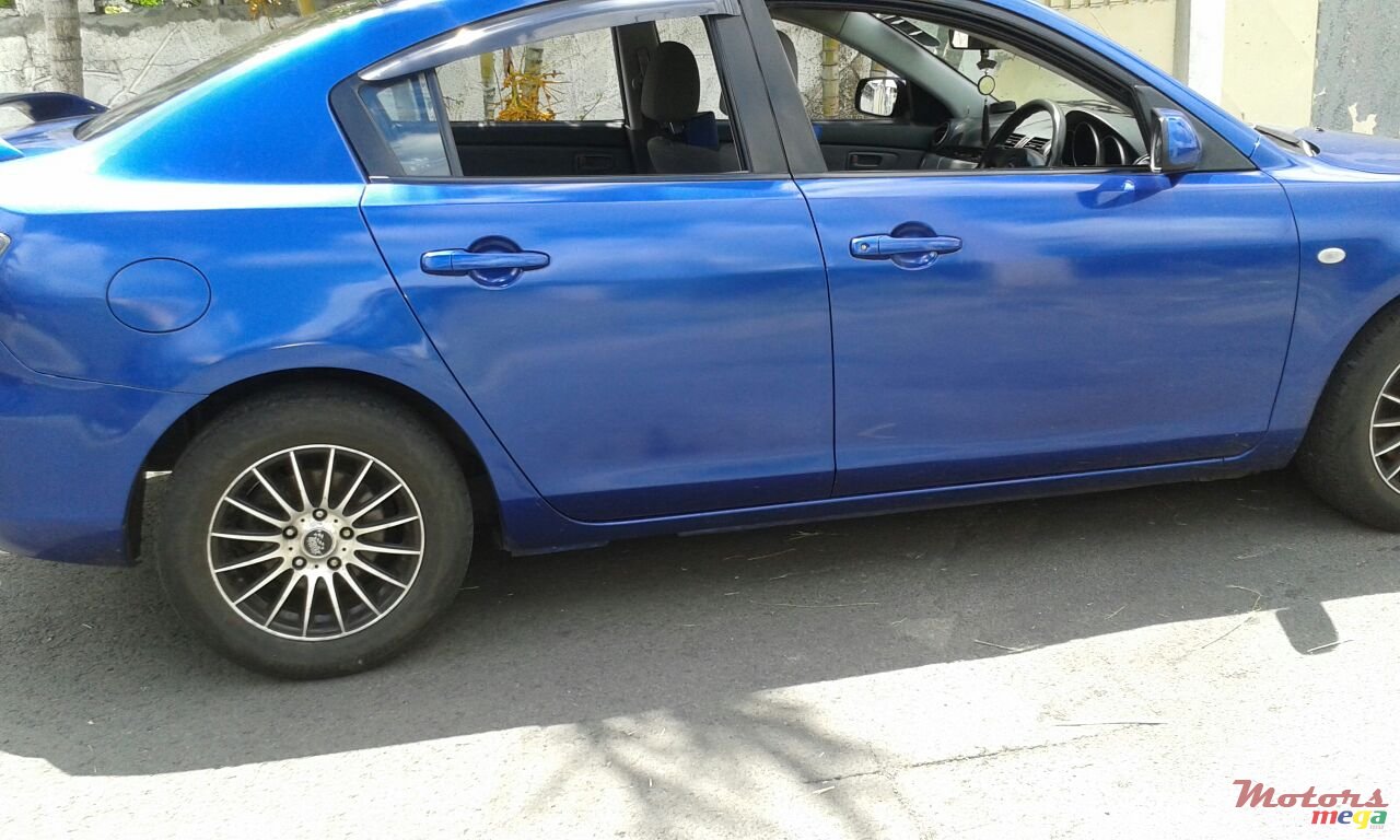 2007' Mazda Axela photo #6