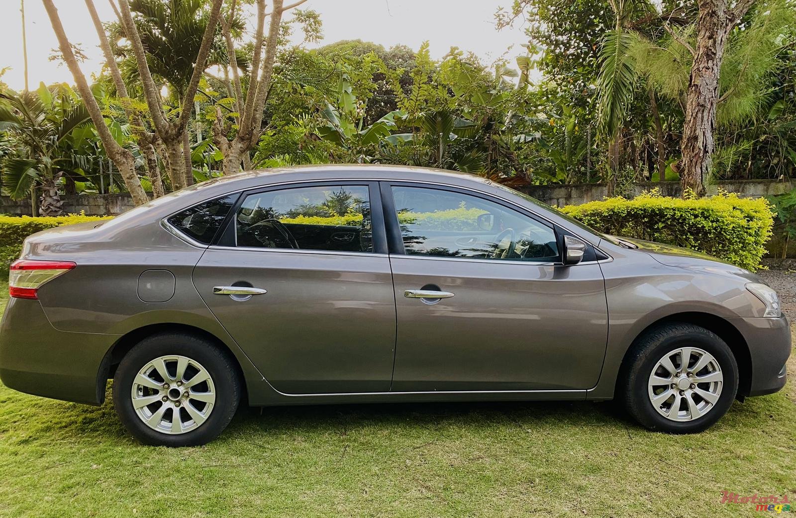 2013' Nissan Sentra photo #3