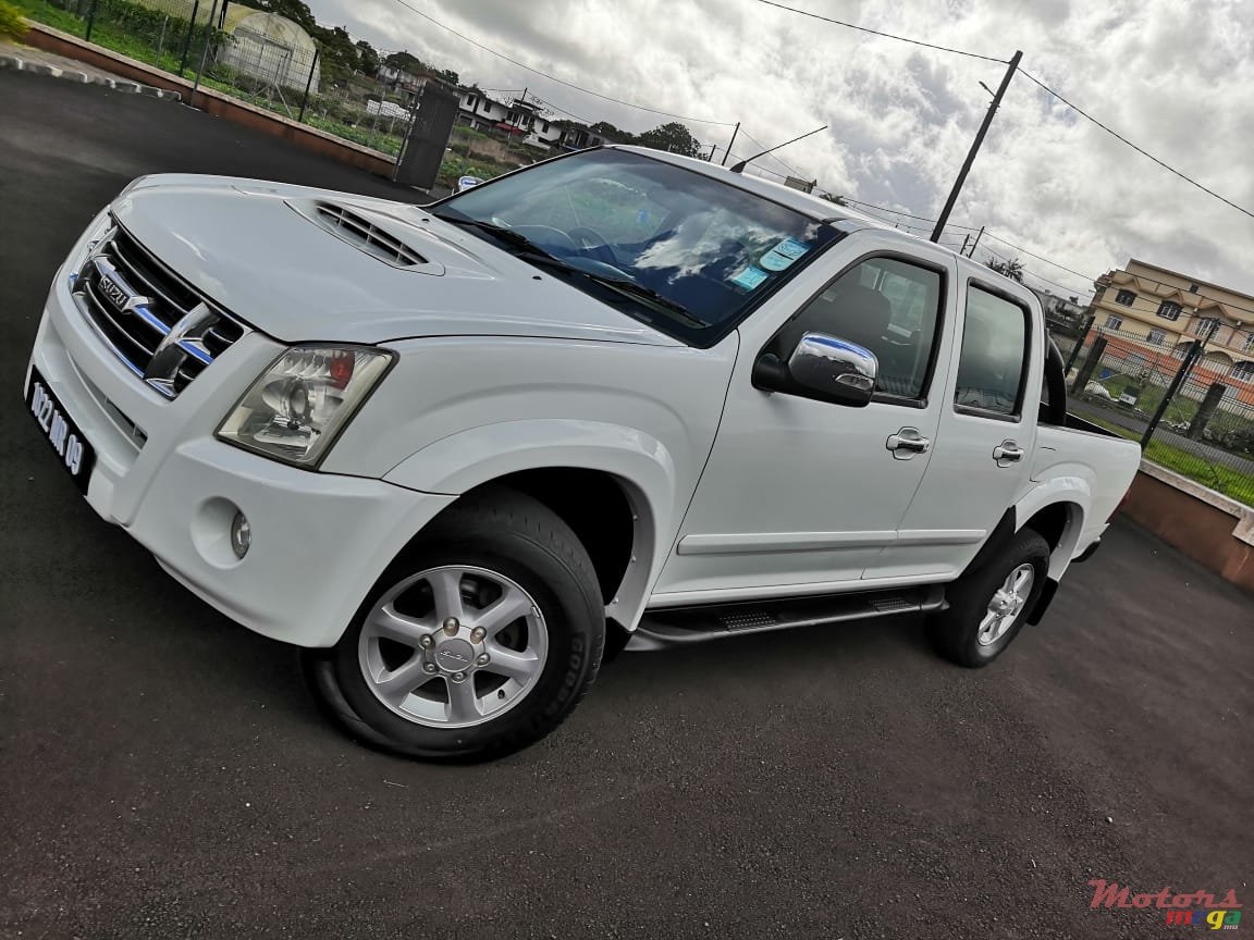 2009' Isuzu D-Max 3.0 turbo photo #2