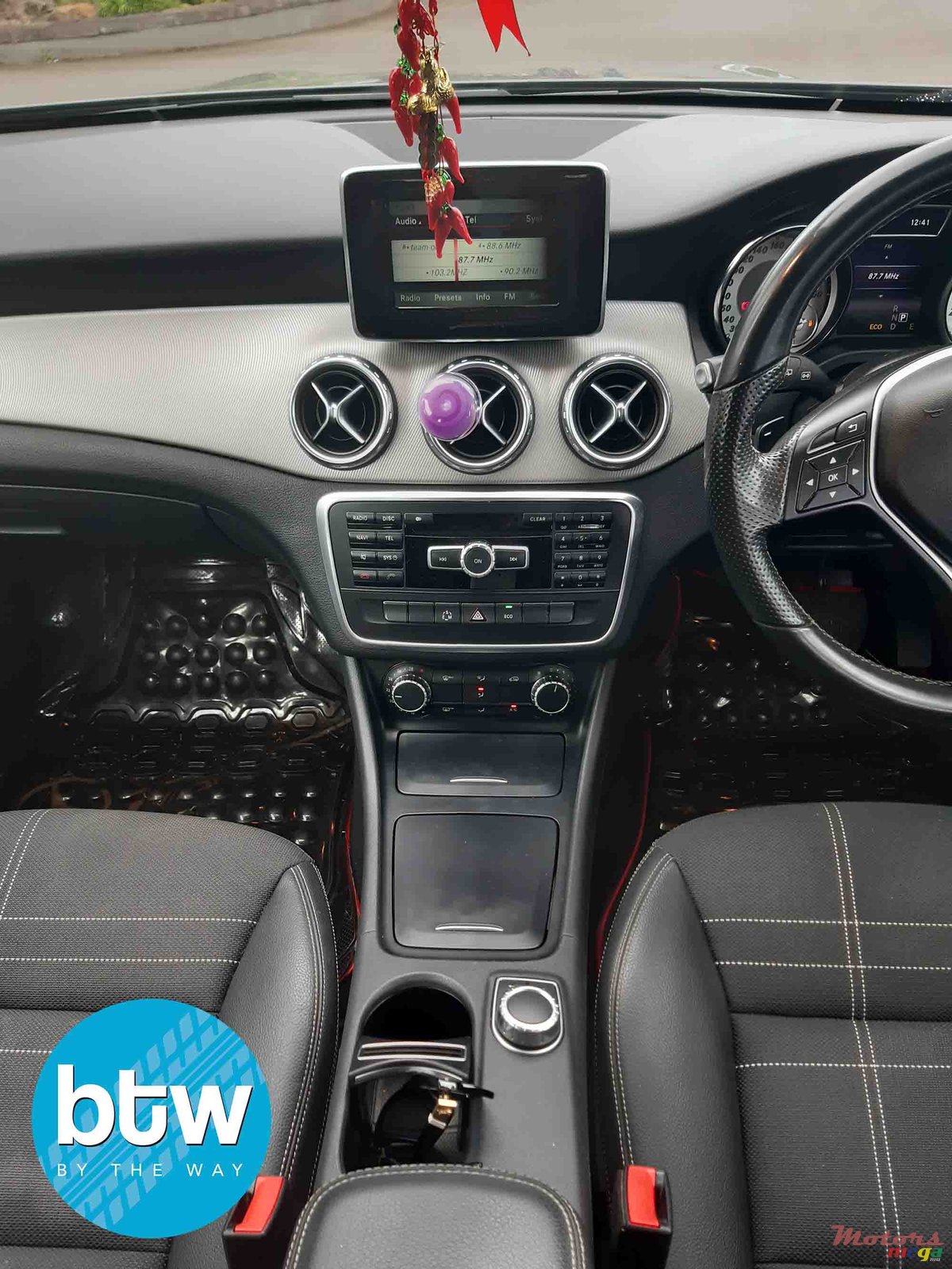 2015' Mercedes-Benz GLA-Class 200 photo #5